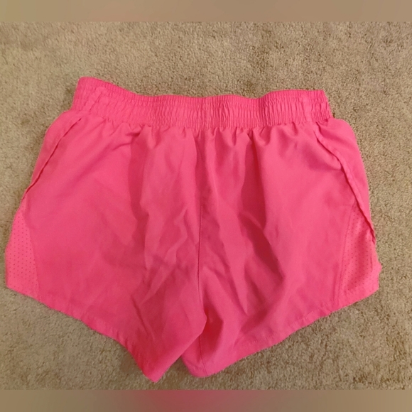 Nike running shorts - Picture 3 of 3